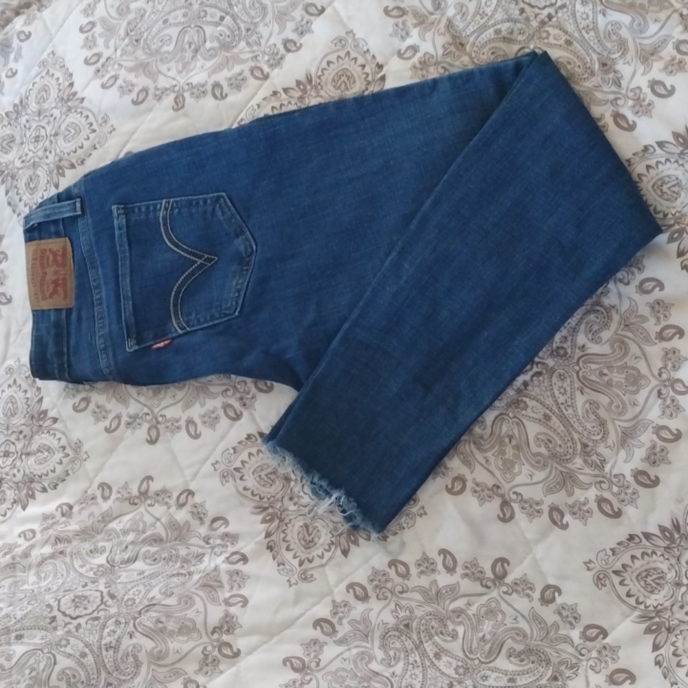 Levi's women's Distressed Skinny Jeans 👖 - Picture 2 of 7